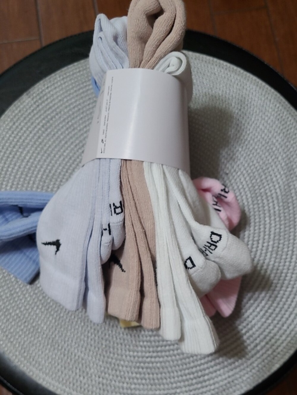 Nike Unisex Crew Athletic Socks - Picture 4 of 6